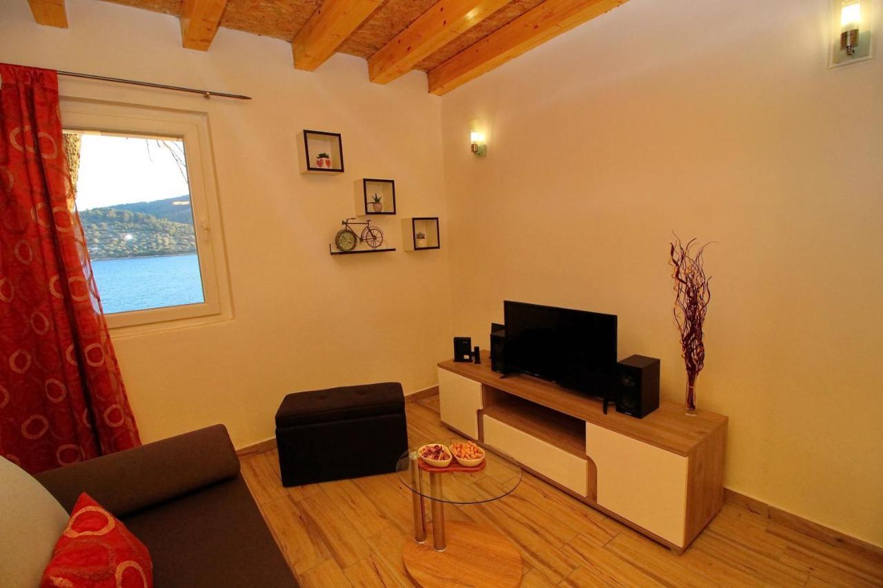 Holiday Home Bili Zal Vela Luka Bilik gambar